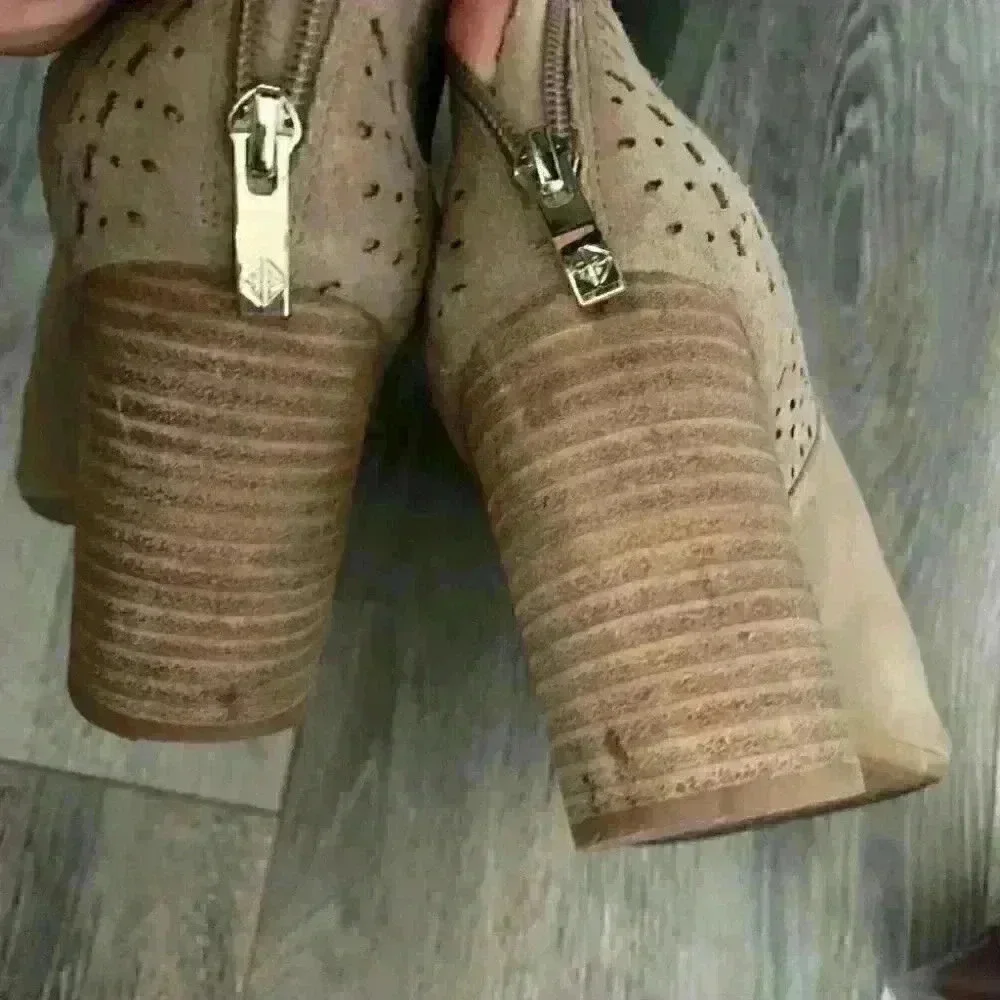 Antonio Melani cliffer Tuscan taupe cutout booties  peep toe 9.5
